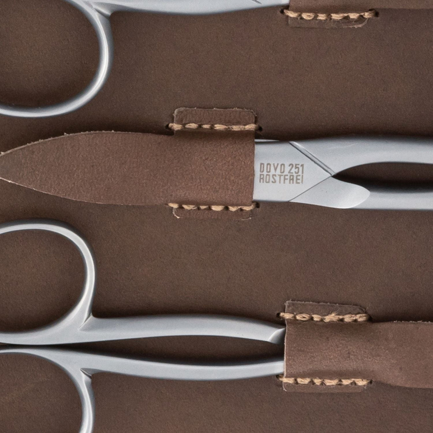 Dovo Manicure Set R Sat with 3 Scissors - Khaki