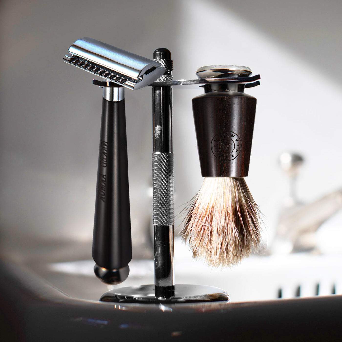 Naked Armor Aglovale Synthetic Fiber Closed Comb Safety Razor Shaving Set