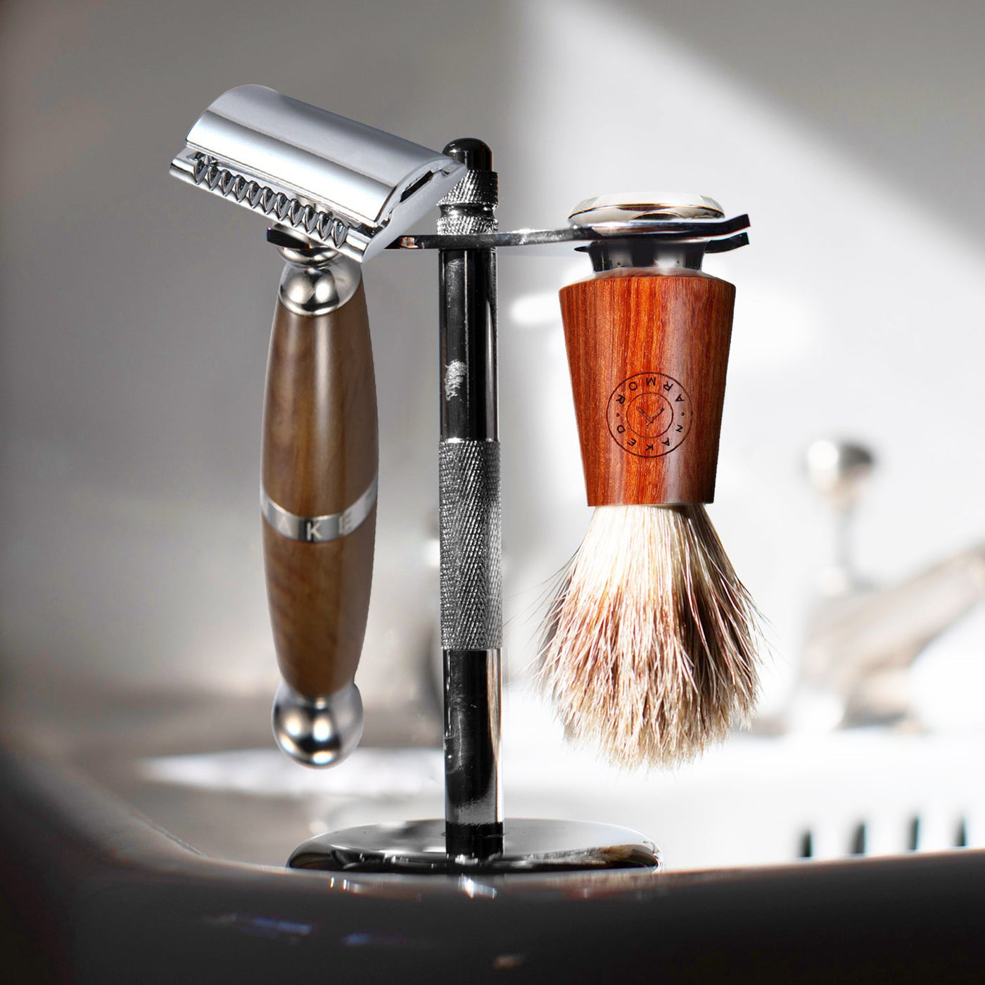 Naked Armor Dark Brown Priamus Closed Comb Safety Razor Shaving Set