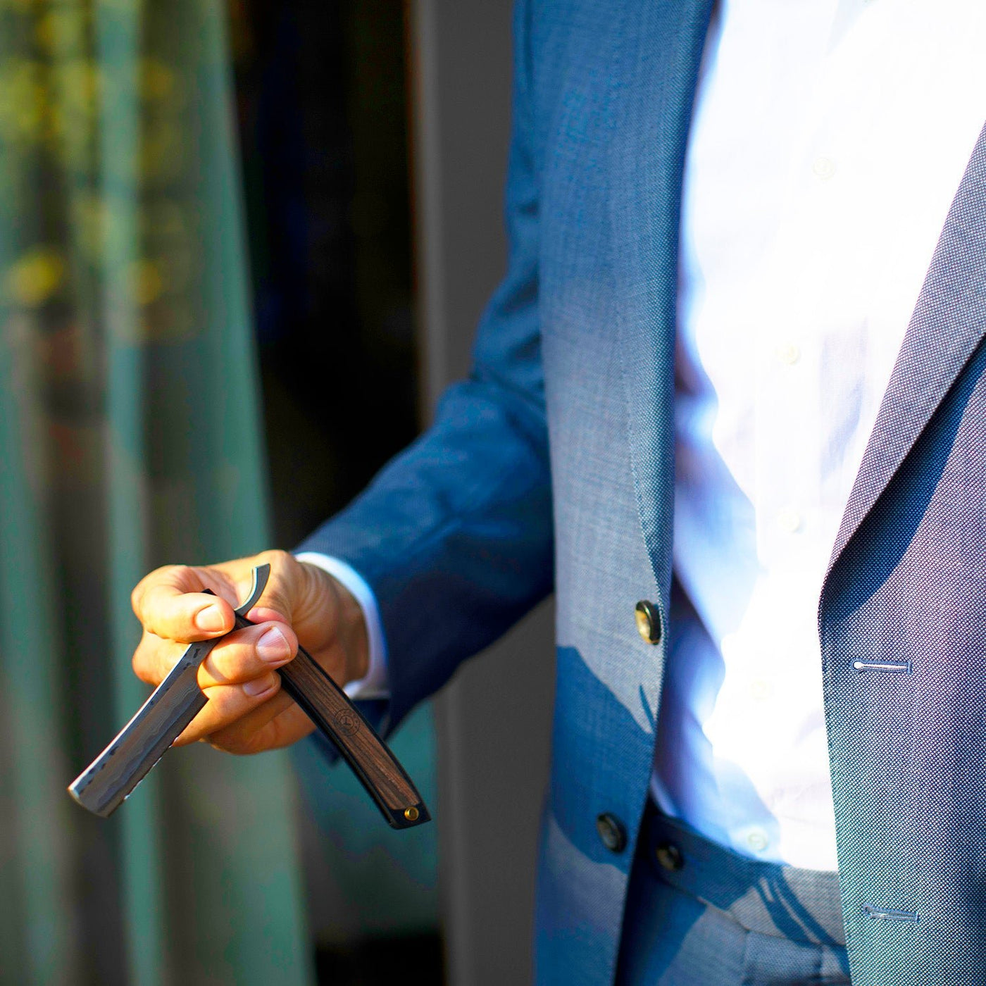 Naked Armor Drian Straight Razor 7/8" Walnut Square Point Damascus Steel