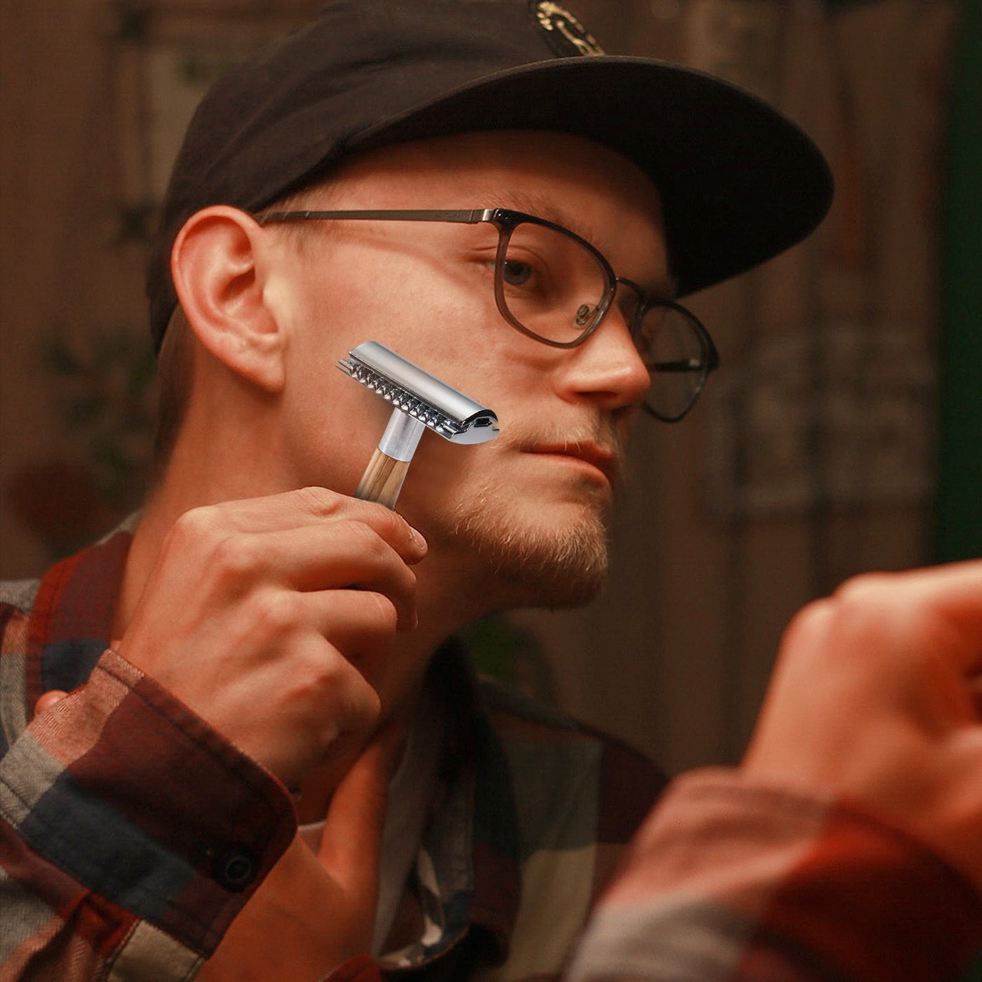 Naked Armor Gaswain Synthetic Fiber Closed Comb Safety Razor Shaving Set