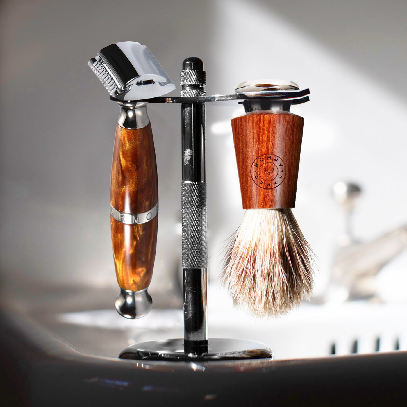 Naked Armor Light Brown Priamus Closed Comb Safety Razor Shaving Set