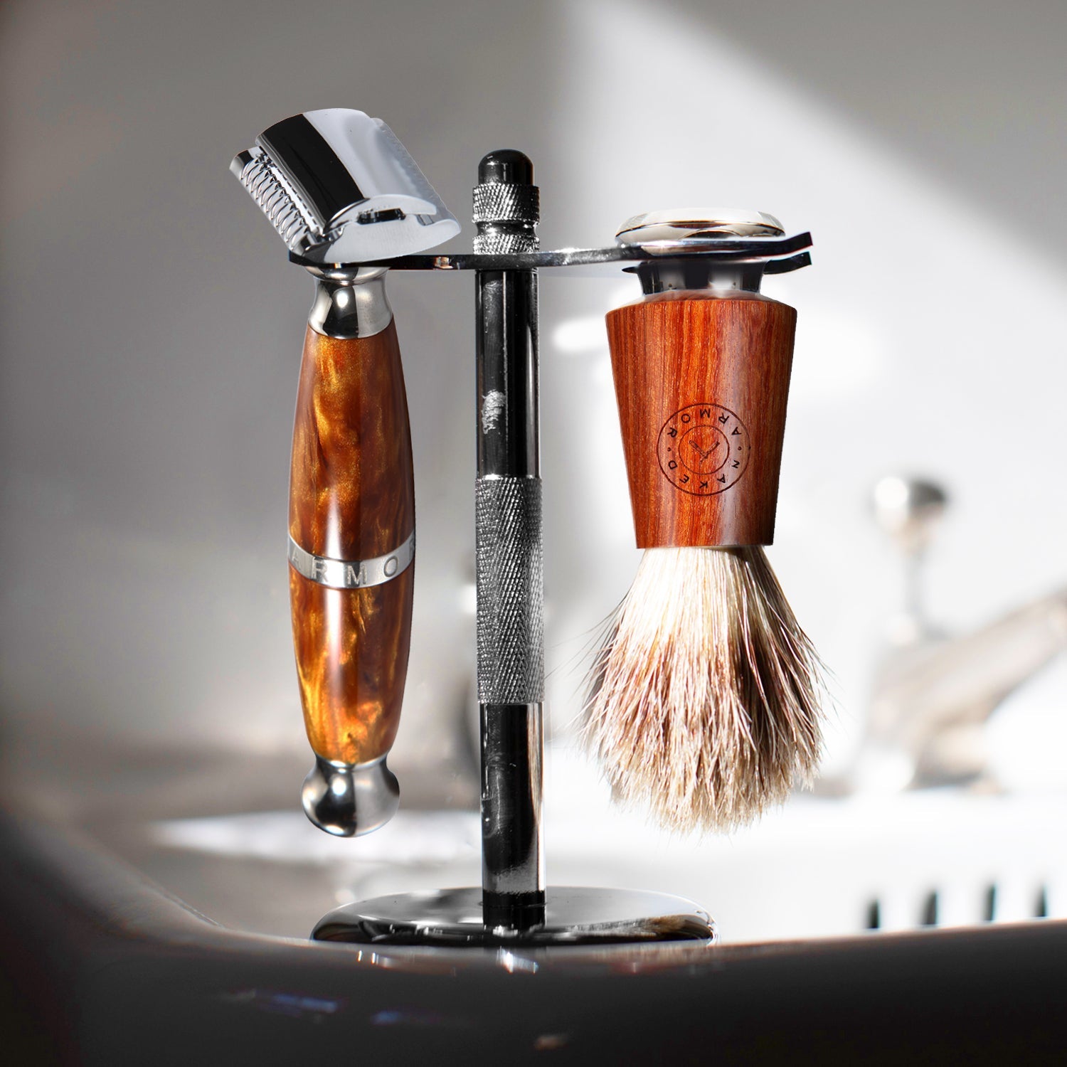 Pale Blue Razor Stand Priamus Safety Razor and Stand Kit | Light Brown | Naked Armor