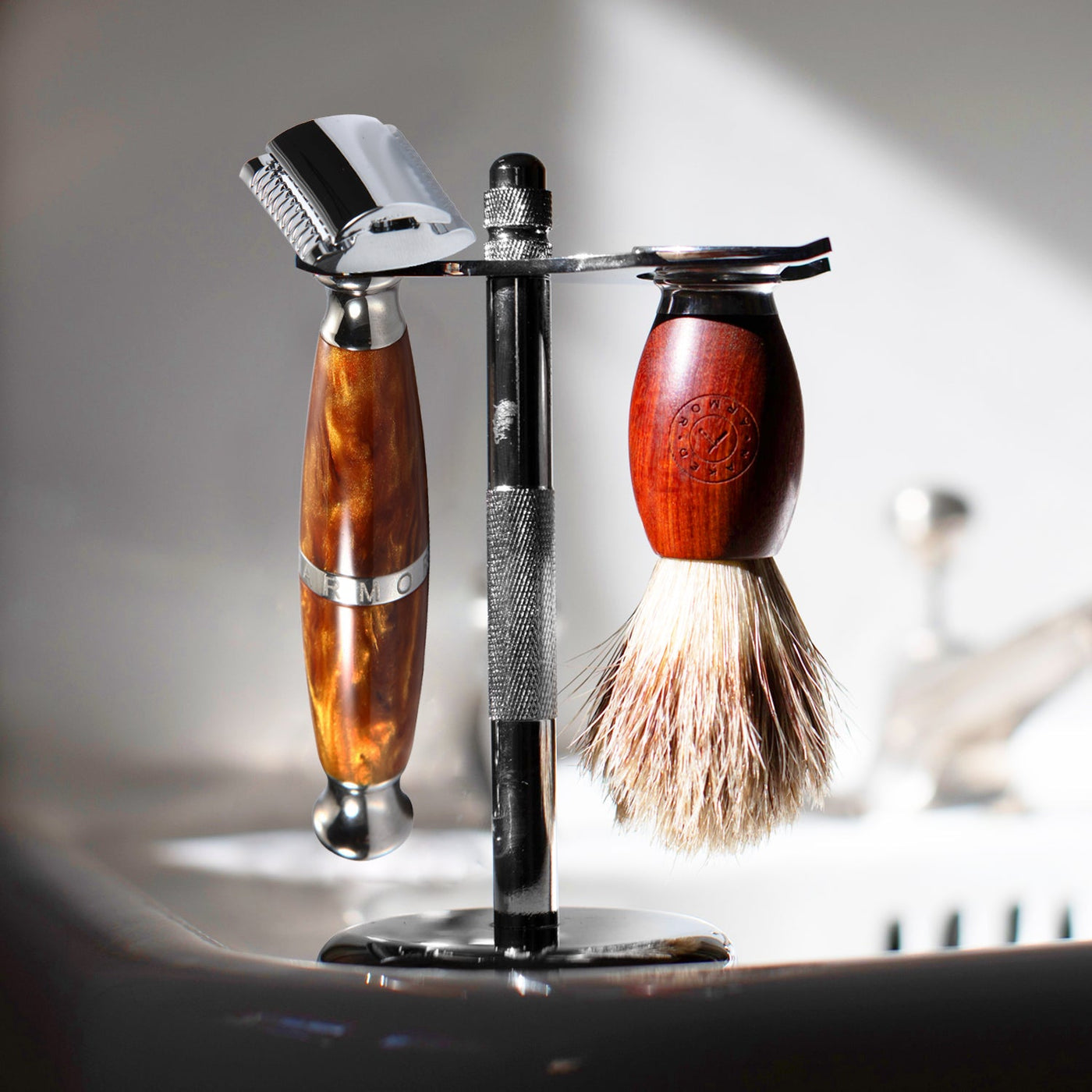 Naked Armor Light Brown Priamus Safety Razor Wood Finish Resin Zinc Aluminum