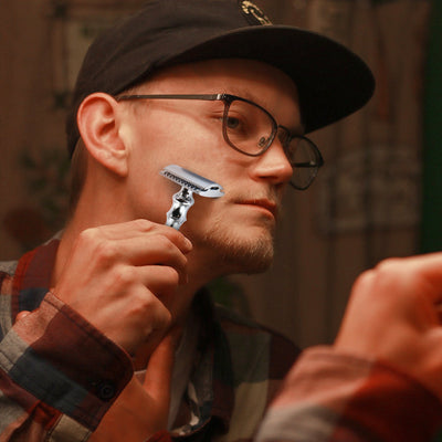 Naked Armor Silver Bleoberis Closed Comb Safety Razor Shaving Set